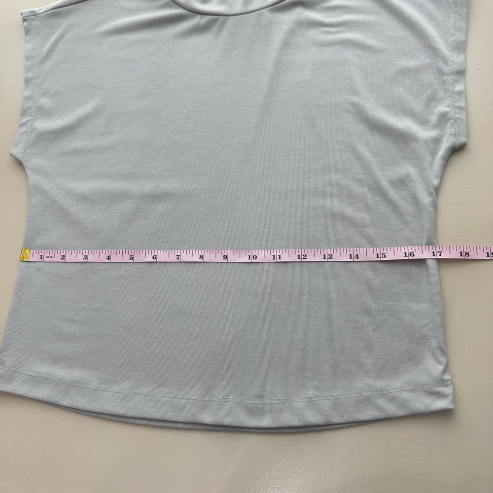 Evereve Short Sleeve Mock Neck Top in Light Beige - Picture 9 of 12